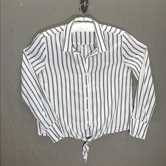 cloth & stone Tops - Cloth & Stone Black and White Notched Collar Button Down Shirt